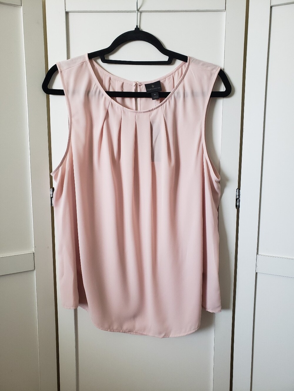 Worthington Women's Rose Pleated Neck Sleeveless Blouse
